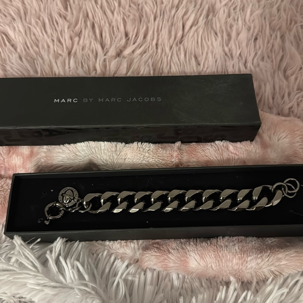 Marc Jacobs turn lock bracelet